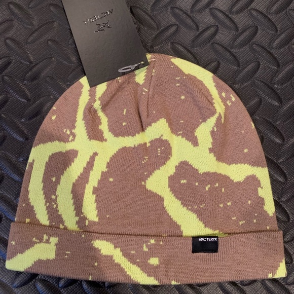 Brand New Arc’Teryx Lightweight Grotto Toque - Picture 1 of 3